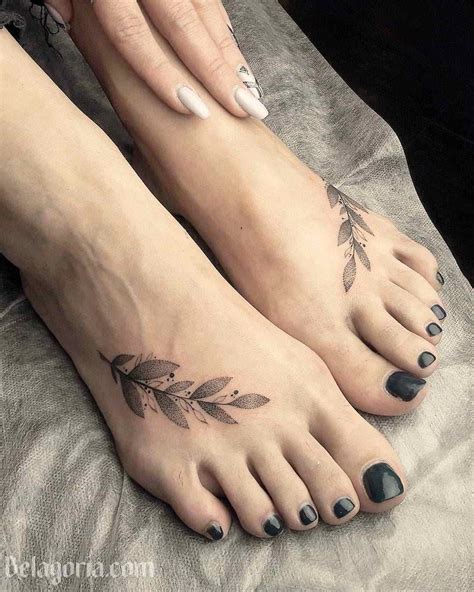 tatuajes en pies de mujer|63 Ideas de Tatuajes en los Pies • 2024